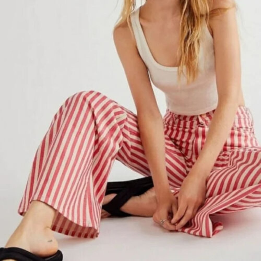 Wrangler Wanderer 622 High Rise Flare Jeans in Raspberry Ripple